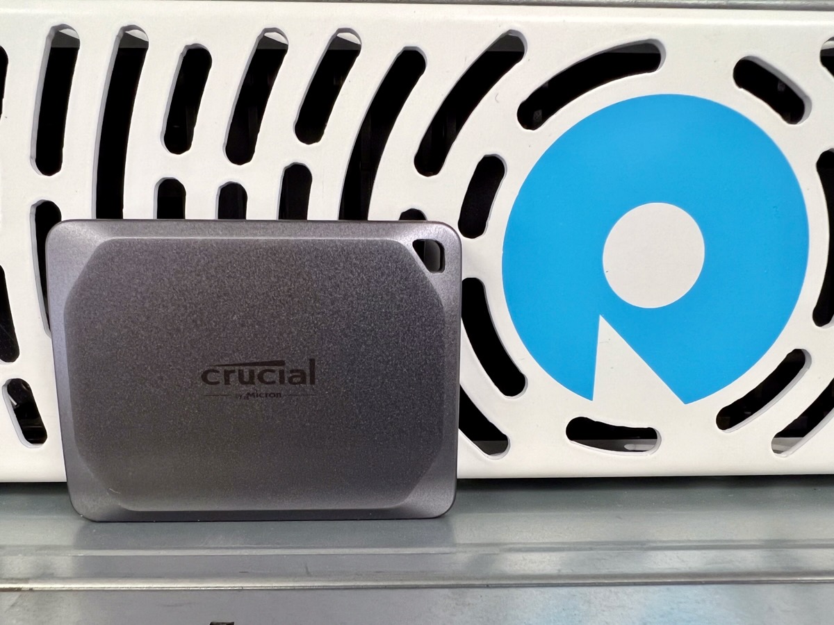 Crucial X9 Pro Front 